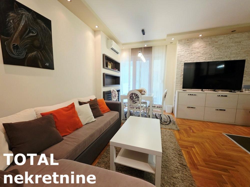 Slika 1 - Stan,NOVI SAD,CENTAR,kv: 40.00, € 153000, ID: 1103121