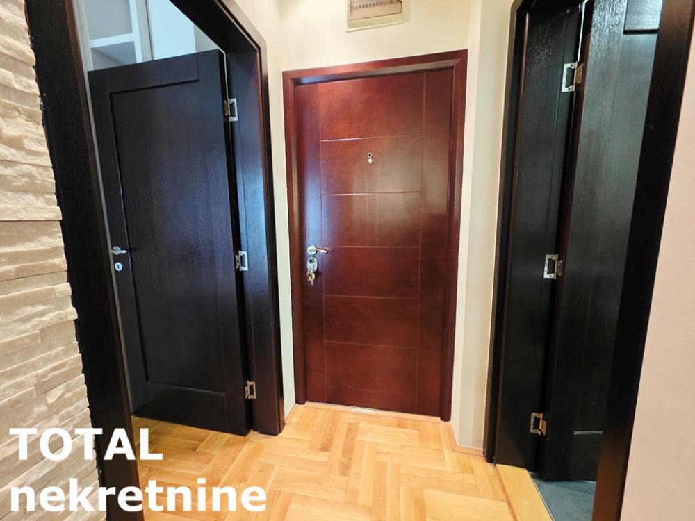 Slika 7 - Stan,NOVI SAD,CENTAR,kv: 40.00, € 153000, ID: 1103121