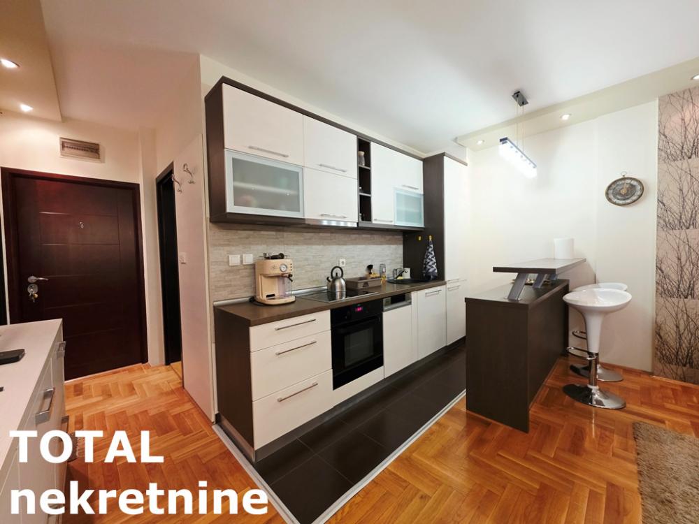 Slika 3 - Stan,NOVI SAD,CENTAR,kv: 40.00, € 153000, ID: 1103121
