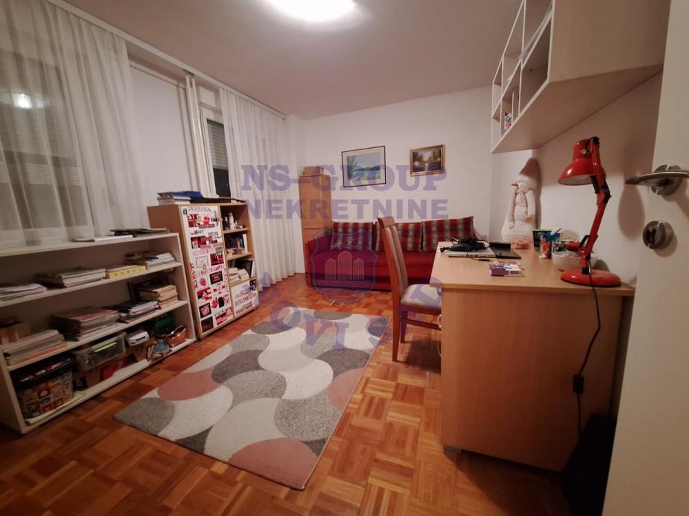 Slika 2 - Dvoiposoban, 62m2, Liman 3 Novi Sad, sa terasom