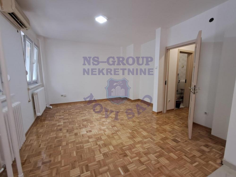 Slika 3 - Garsonjera 30m2 Novo Naselje