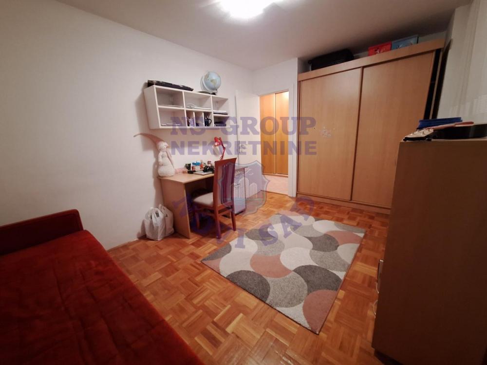 Slika 3 - Odličan dvoiposoban stan na Limanu 3!