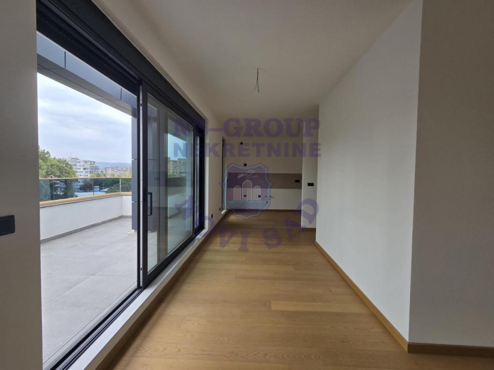 Slika 2 - Fantastičan penthouse sa krovnom terasom na Grbavici! 
