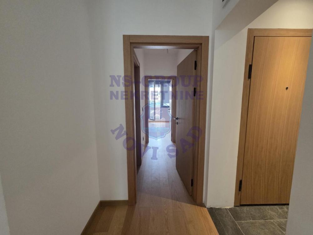 Slika 4 - Fantastičan penthouse sa krovnom terasom na Grbavici! 