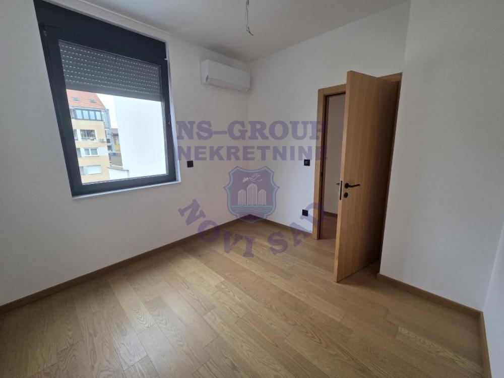 Slika 8 - Fantastičan penthouse sa krovnom terasom na Grbavici! 