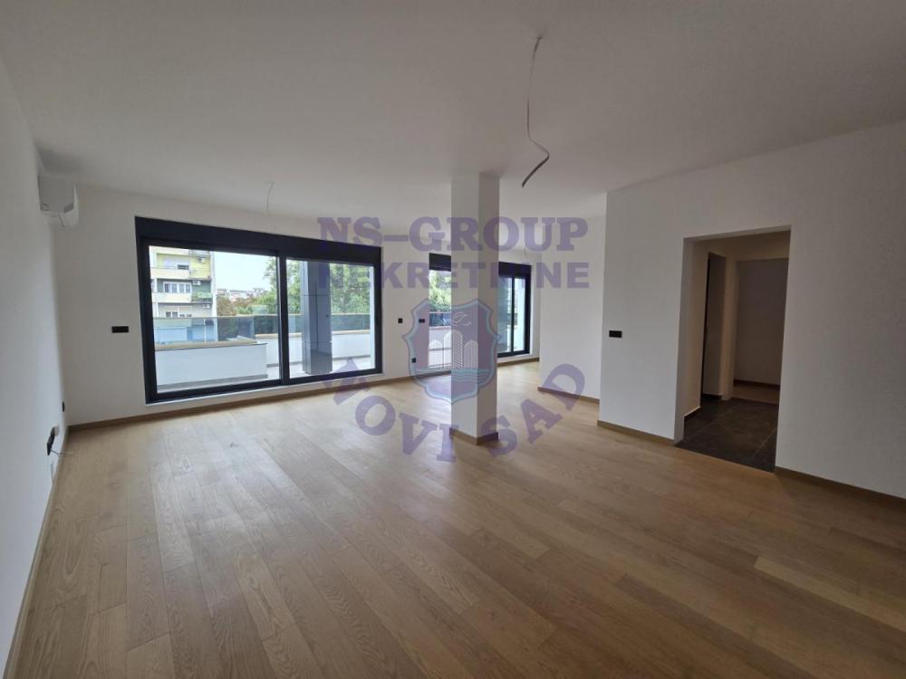 Glavna slika -Fantastičan penthouse sa krovnom terasom na Grbavici! 