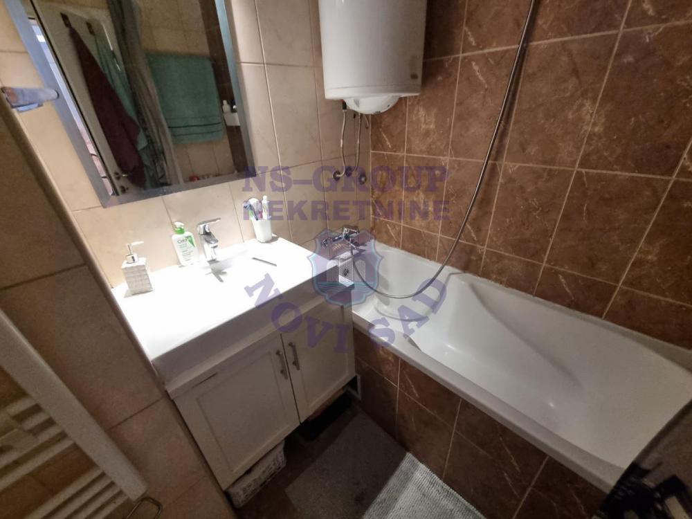 Slika 1 - Prodaja stana, 85m2, Sajmište Novi Sad, sa terasom, ima lift