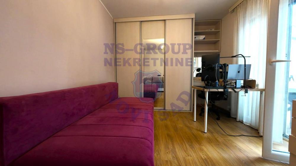 Slika 6 - Četvorosoban, 86m2, Novi Sad centar Novi Sad, sa terasom, ima lift