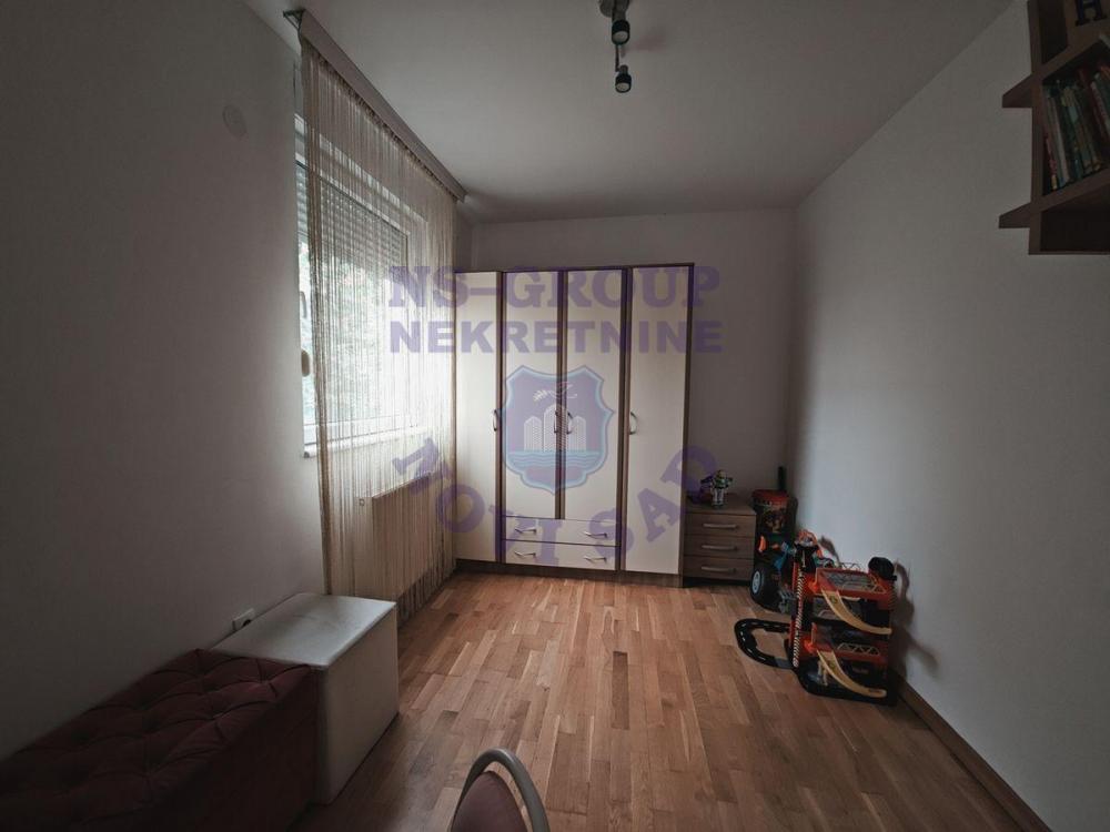 Slika 7 - Četvorosoban, 86m2, Novi Sad centar Novi Sad, sa terasom, ima lift