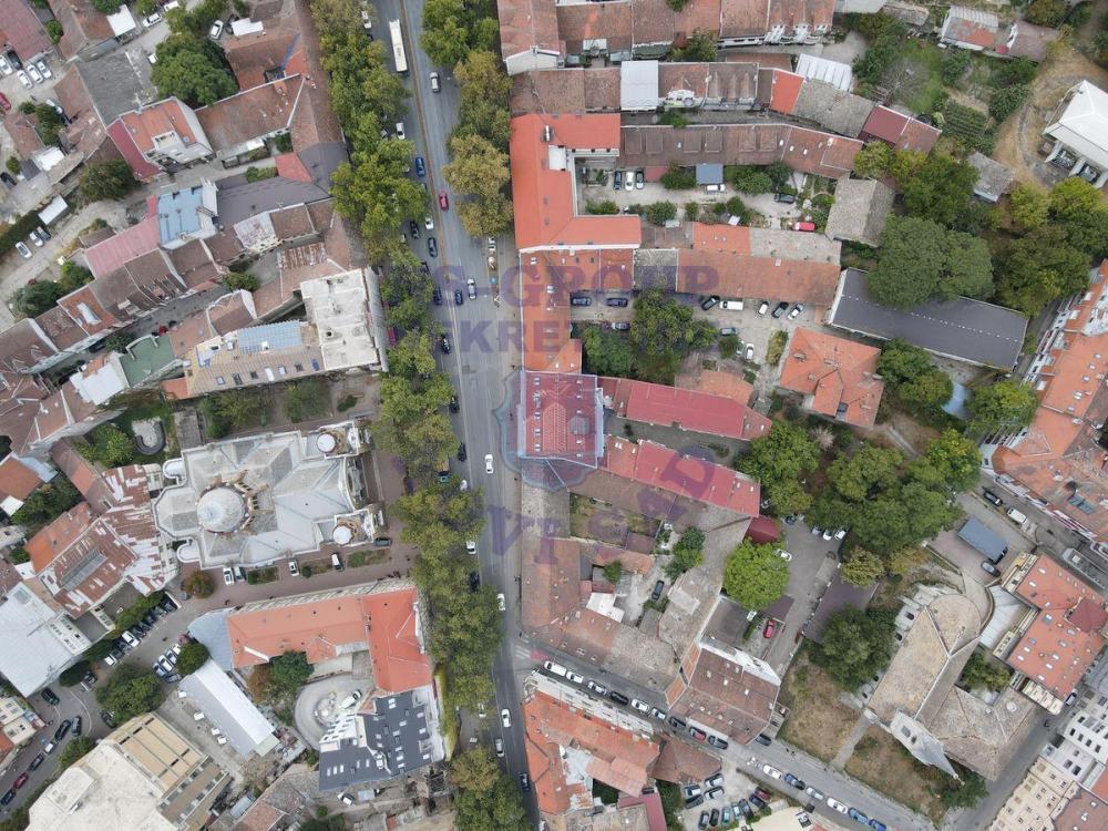 Glavna slika -Četvorosoban u srcu Novog Sada