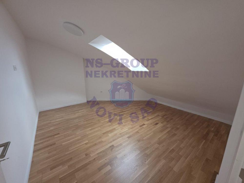 Slika 1 - 578136- Trosoban stan u Petrovaradinu