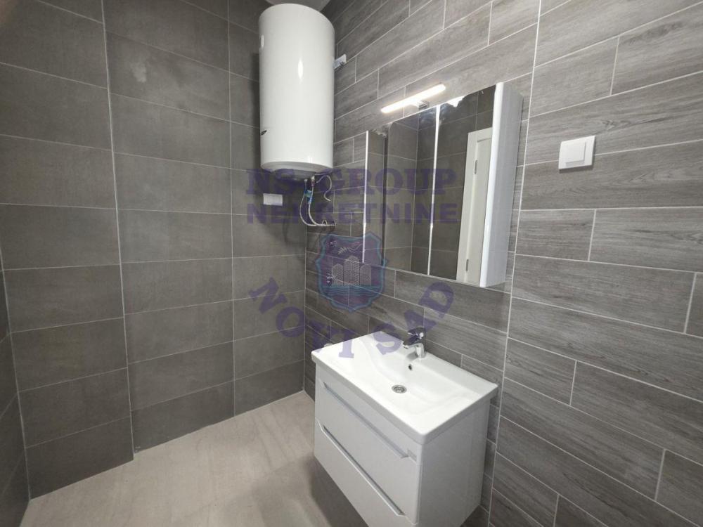 Slika 7 - 578136- Trosoban stan u Petrovaradinu