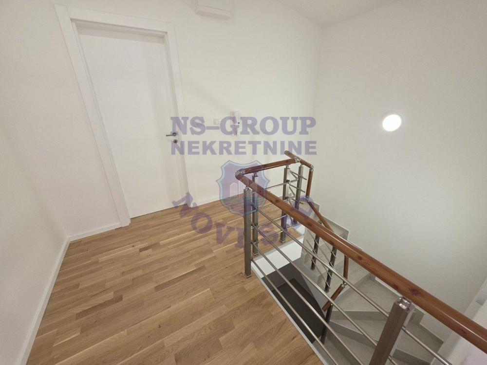 Slika 2 - 578136- Trosoban stan u Petrovaradinu