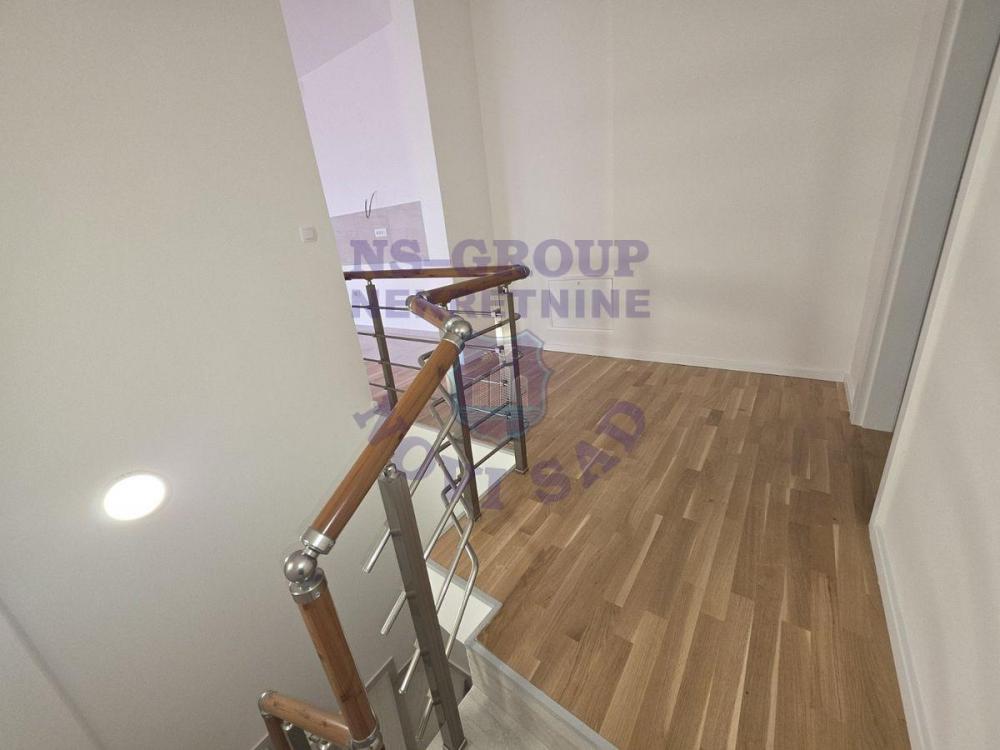 Slika 3 - 578136- Trosoban stan u Petrovaradinu