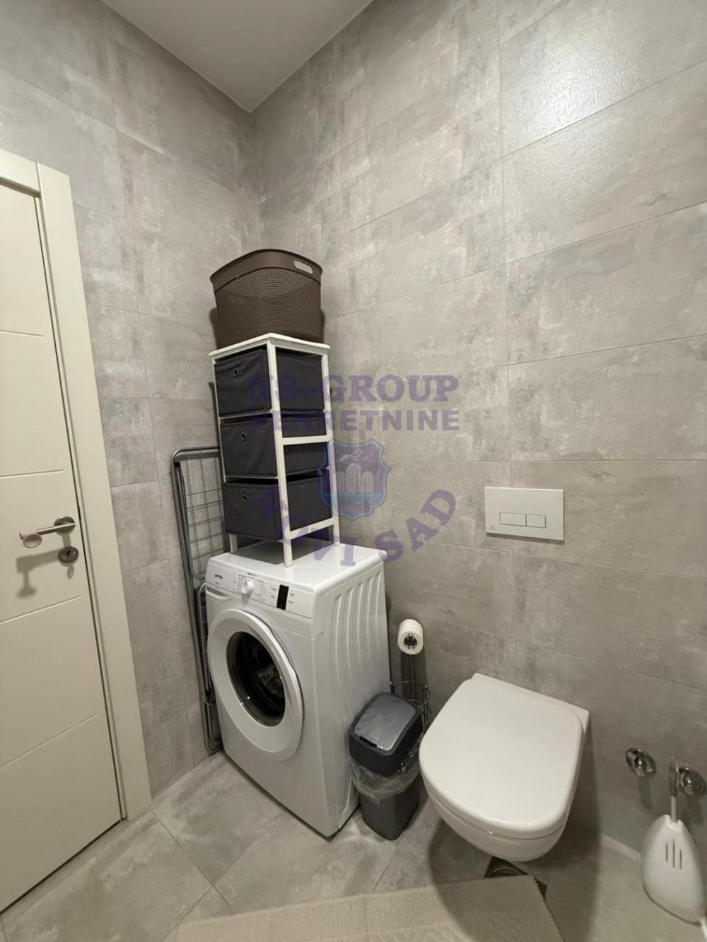 Slika 9 - Dvosoban, 37m2, Bulevar Evrope Novi Sad, sa terasom, ima lift