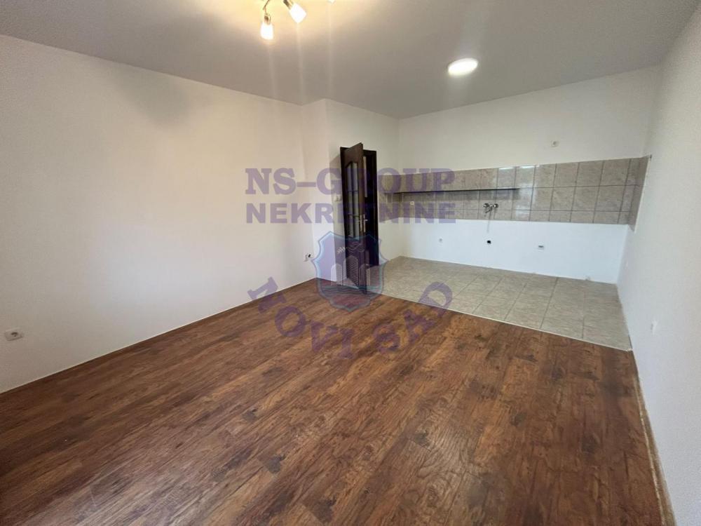 Slika 5 - Dvosoban, 42m2, Adice Novi Sad, sa terasom