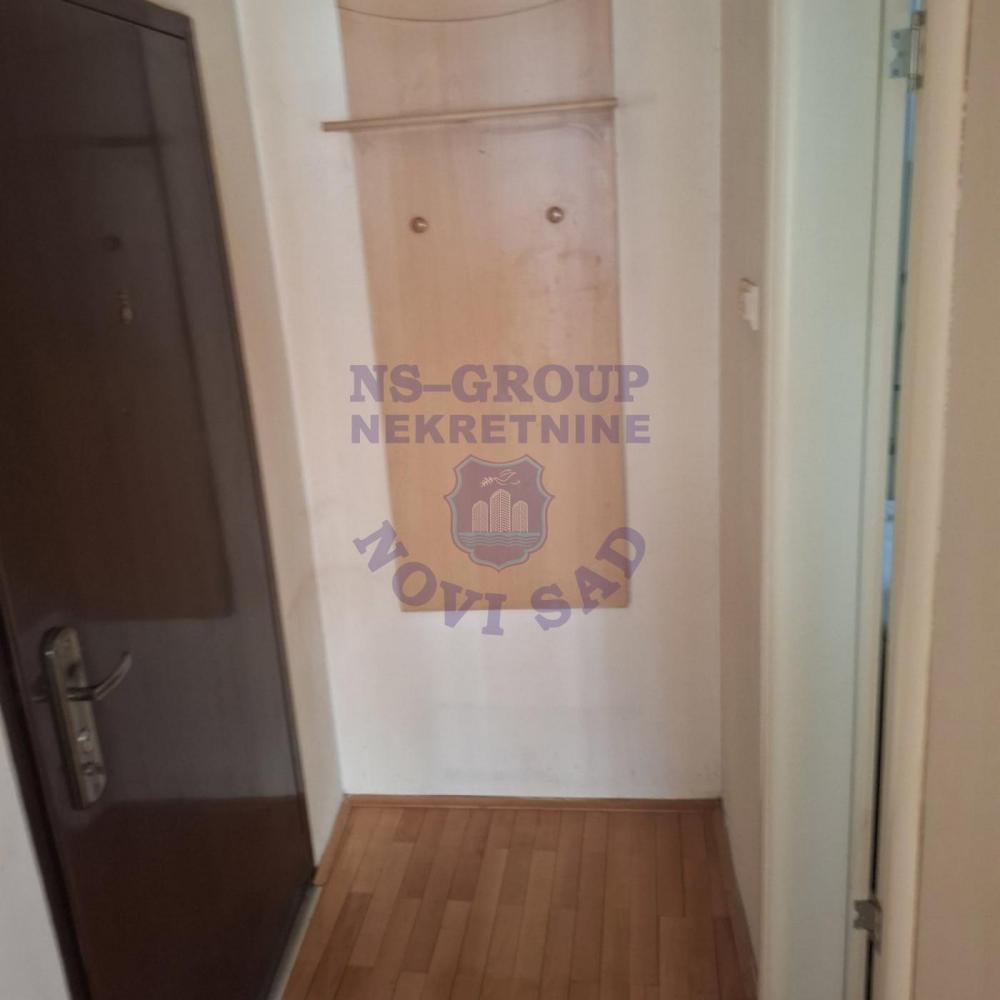 Slika 4 - Jednosoban, 34m2, Salajka (Partizanska ulica) Novi Sad, sa terasom, ima lift