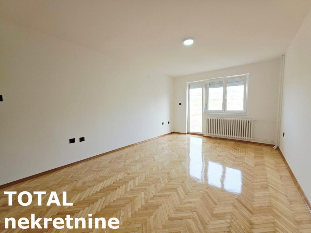 Slika 2 - Stan,NOVI SAD,CARA DUSANA,kv: 31.00, € 105400, ID: 1103126