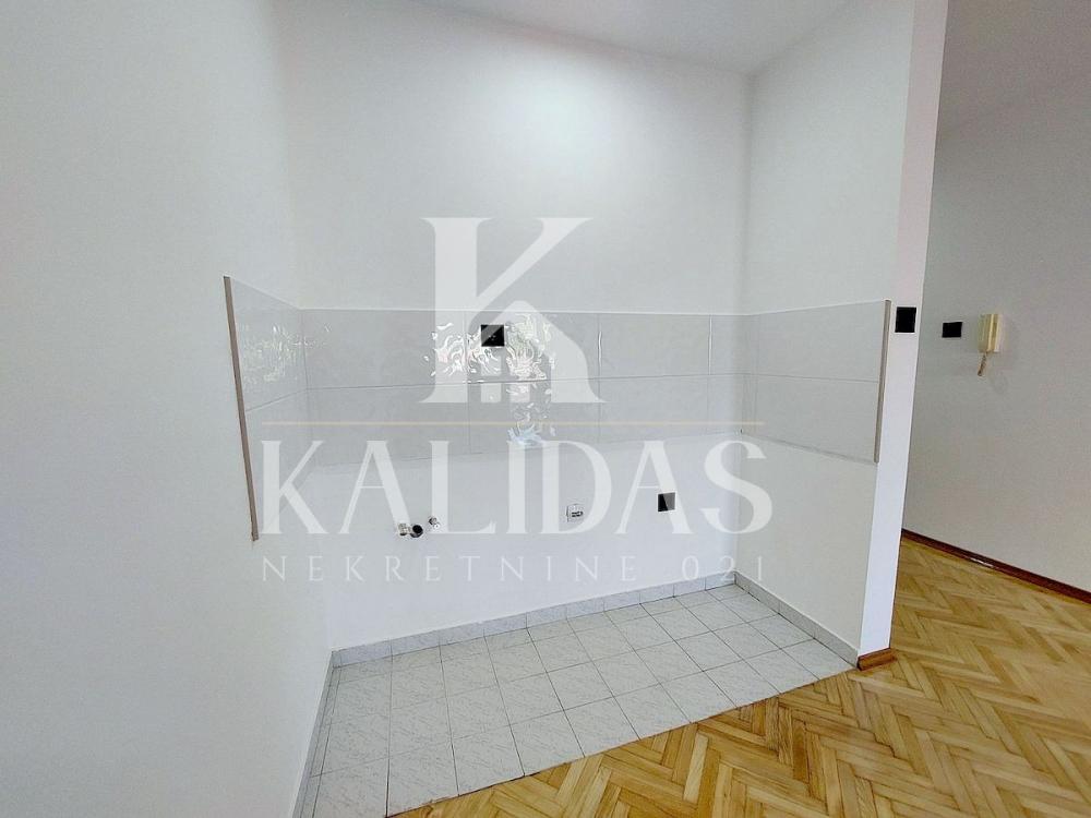 Slika 4 - Stan,NOVI SAD,CARA DUŠANA,kv: 31, € 108500, ID: 1009010
