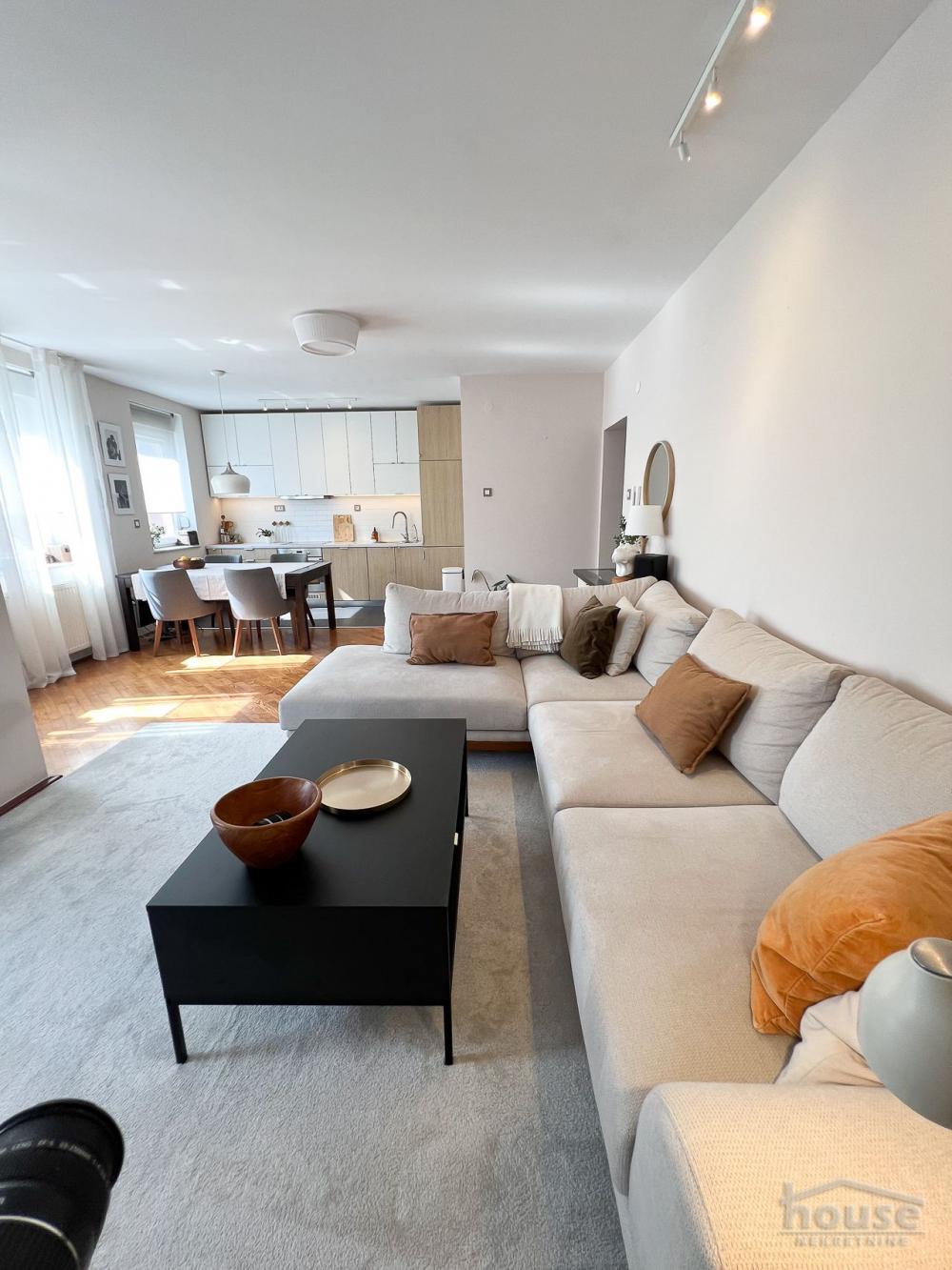 Slika 2 - Stan,NOVI SAD,CARA DUŠANA,kv: 102.00, € 309000, ID: 1065563