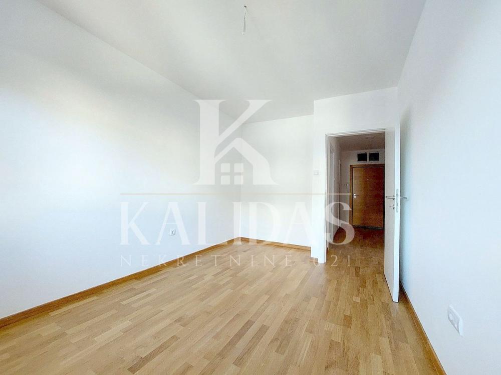 Slika 9 - Stan,NOVI SAD,TELEP,kv: 64, € 187800, ID: 1009009