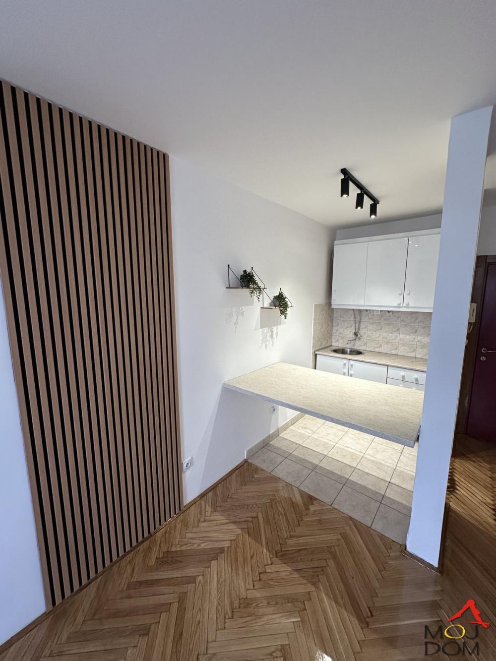 Glavna slika -Stan,NOVI SAD,BULEVAR,kv: 35, € 128900, ID: 1032833