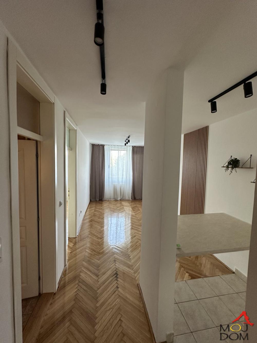 Slika 1 - Stan,NOVI SAD,BULEVAR,kv: 35, € 128900, ID: 1032833