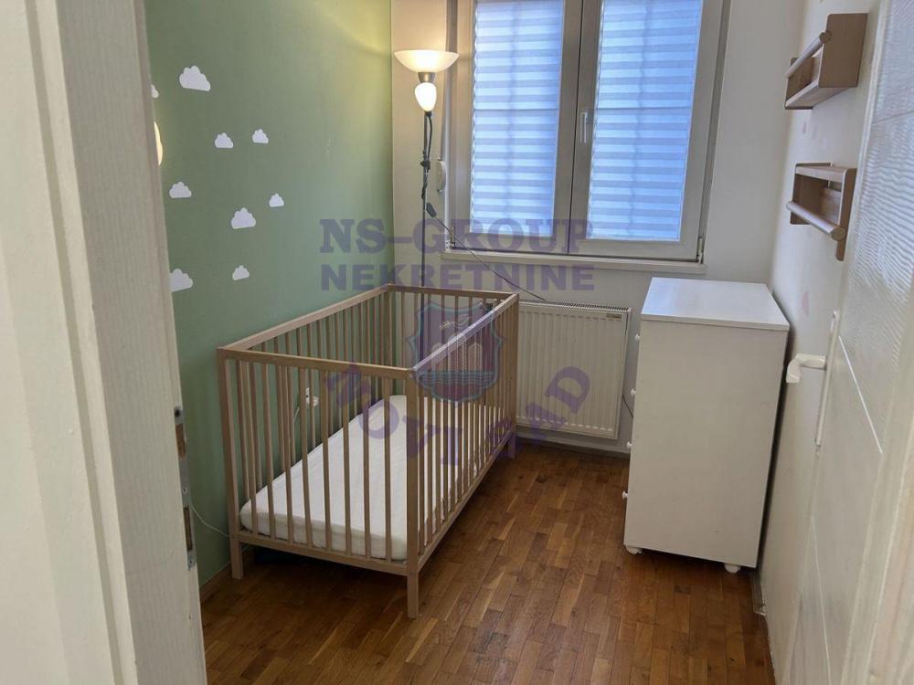 Slika 7 - Jednoiposoban, 28m2, Novi Sad centar Novi Sad, sa terasom, ima lift