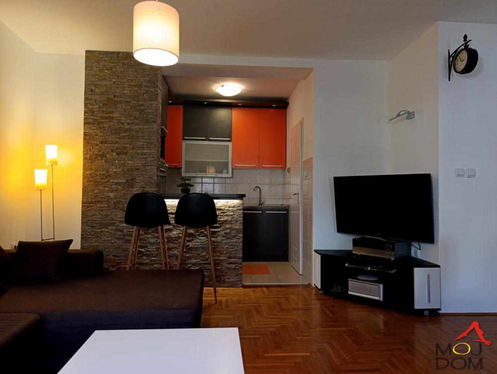 Slika 6 - Stan,NOVI SAD,CENTAR,kv: 71, € 257500, ID: 1031525