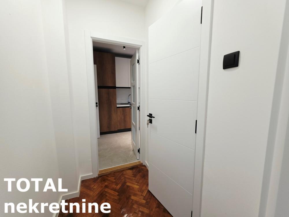 Slika 11 - Stan,NOVI SAD,BULEVAR,kv: 64.00, € 192000, ID: 1102770