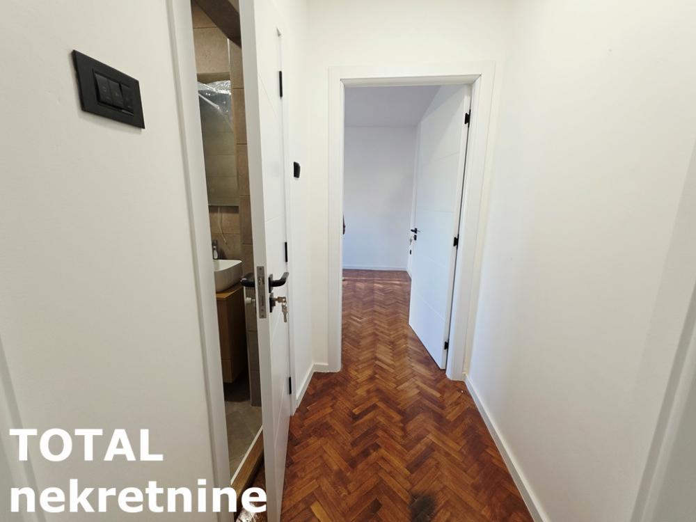Slika 10 - Stan,NOVI SAD,BULEVAR,kv: 64.00, € 192000, ID: 1102770