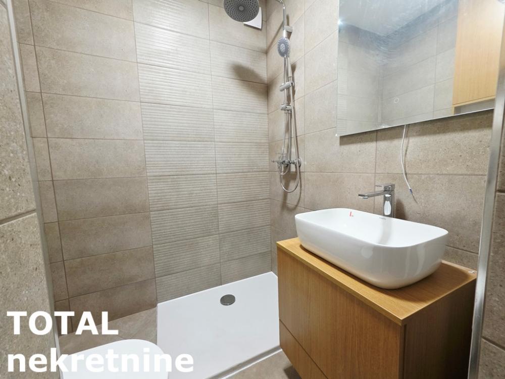 Slika 8 - Stan,NOVI SAD,BULEVAR,kv: 64.00, € 192000, ID: 1102770