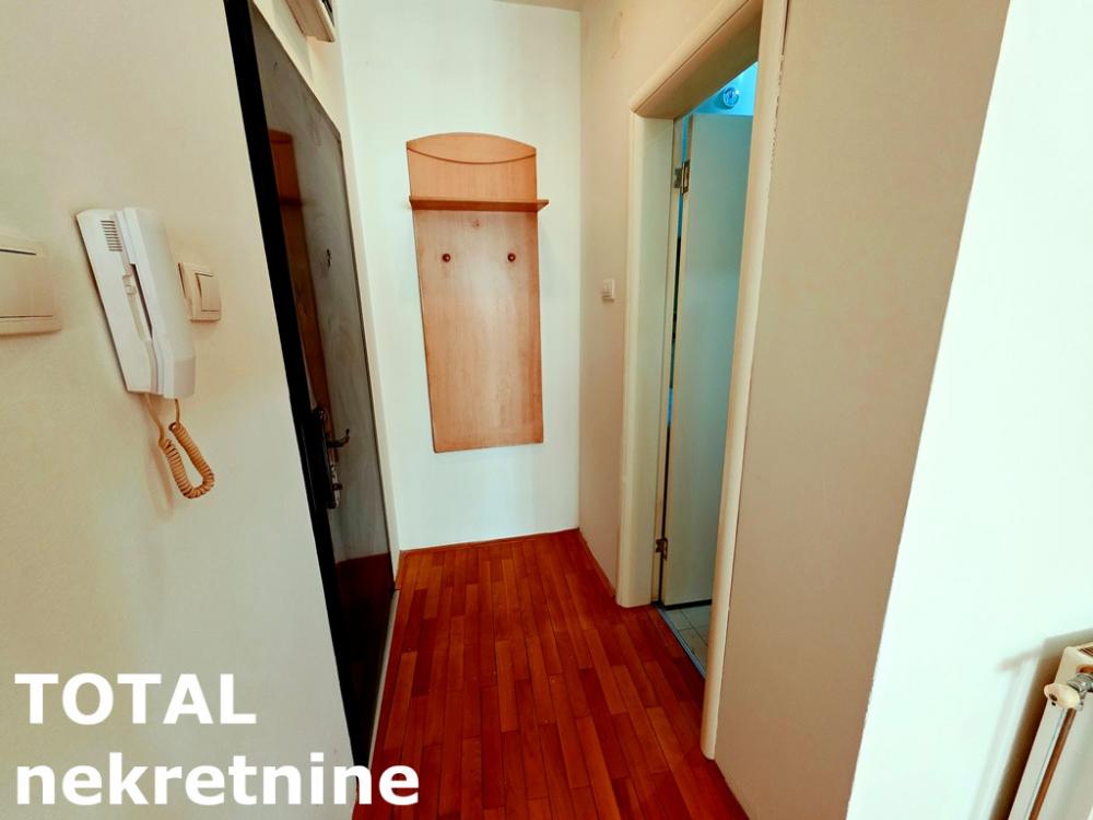 Slika 7 - Stan,NOVI SAD,CENTAR,kv: 34.00, € 96000, ID: 1103133