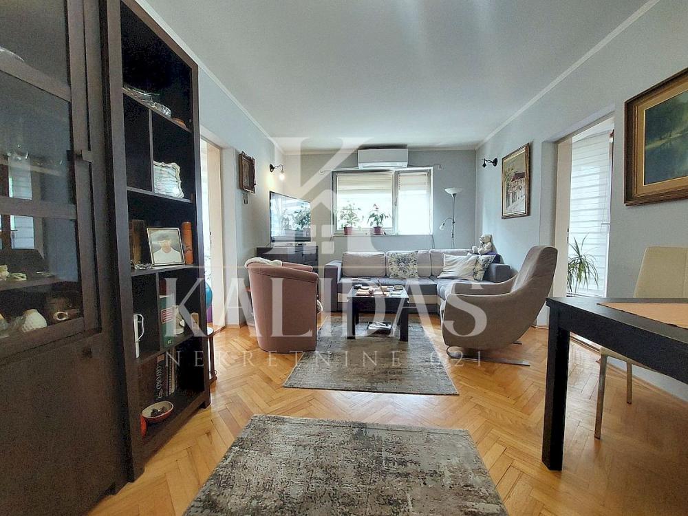 Slika 1 - Stan,NOVI SAD,CENTAR,kv: 52, € 154500, ID: 1009013