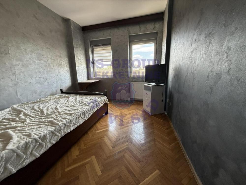 Slika 5 - Trosoban, 61m2, Salajka (Partizanska ulica) Novi Sad, sa terasom, ima lift