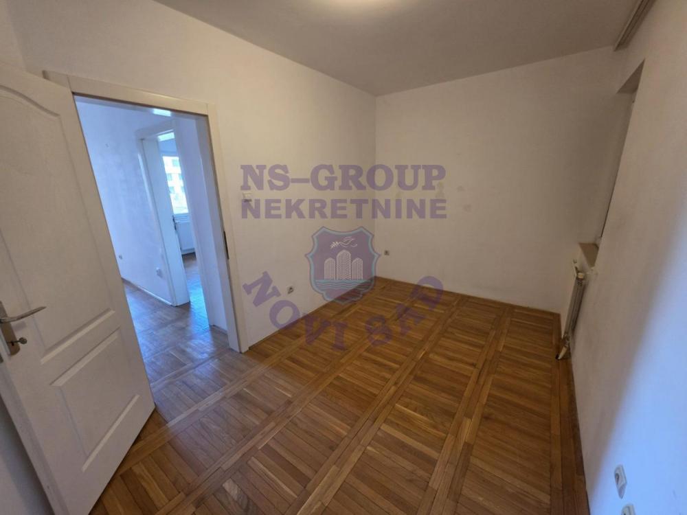 Slika 6 - Trosoban, 68m2, Grbavica Novi Sad, ima lift