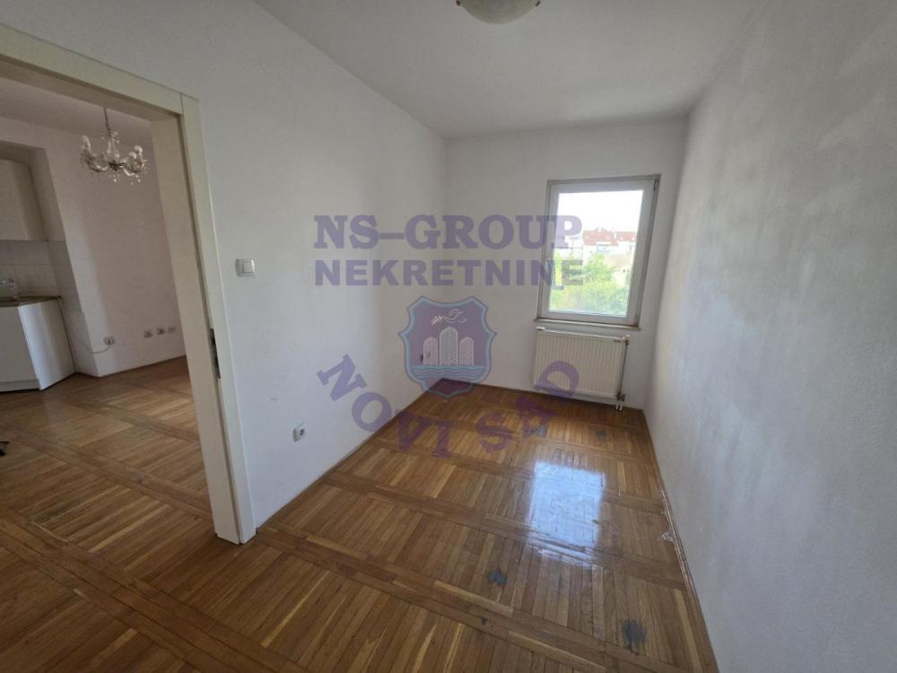 Slika 7 - Trosoban, 68m2, Grbavica Novi Sad, ima lift