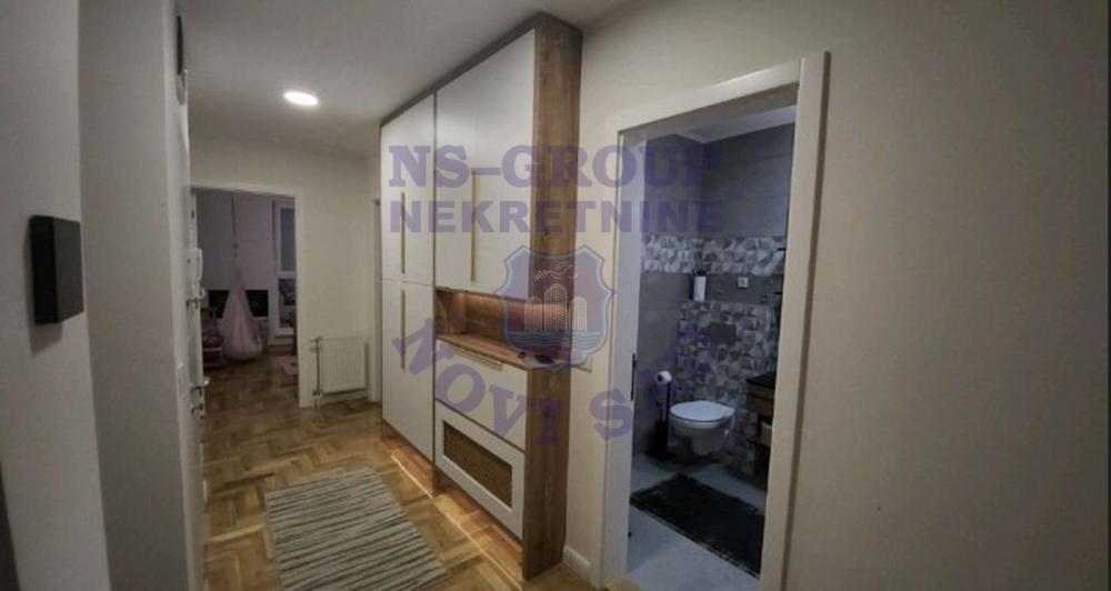 Slika 8 - Šestosoban, 162m2, Telep Novi Sad, sa terasom, ima lift