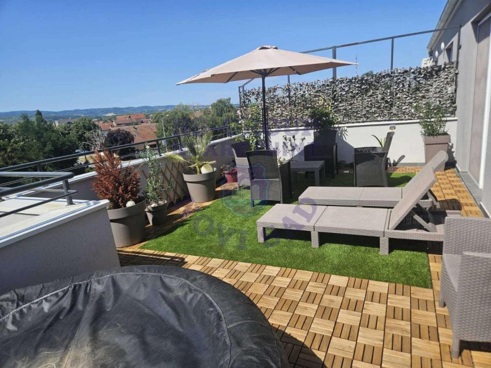 Slika 11 - Šestosoban, 162m2, Telep Novi Sad, sa terasom, ima lift