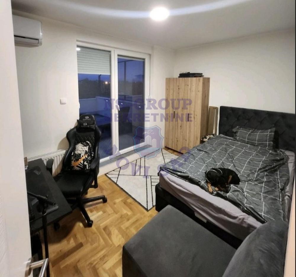 Slika 2 - Šestosoban, 162m2, Telep Novi Sad, sa terasom, ima lift