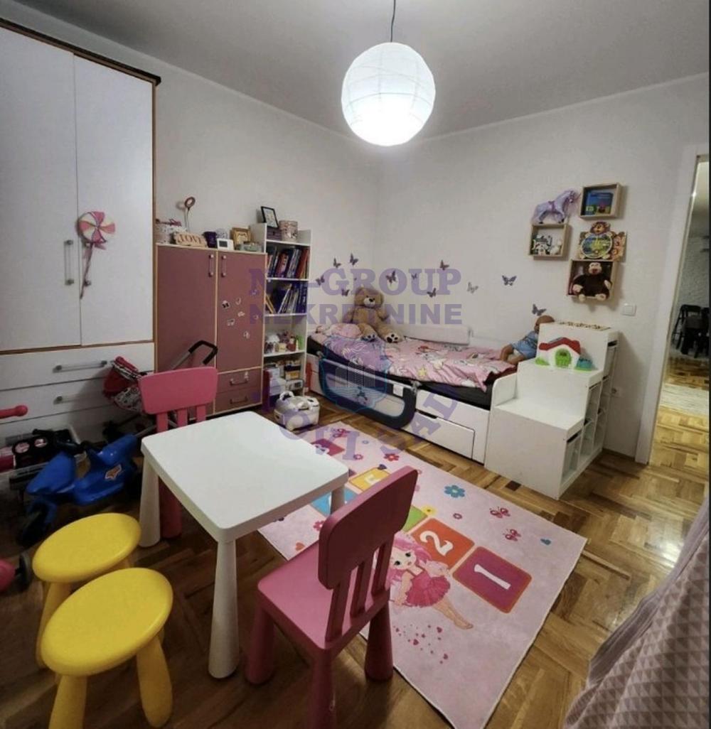 Slika 6 - Šestosoban, 162m2, Telep Novi Sad, sa terasom, ima lift