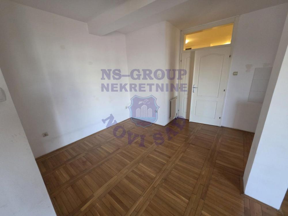 Slika 4 - 578391- Trosoban stan na Grbavici