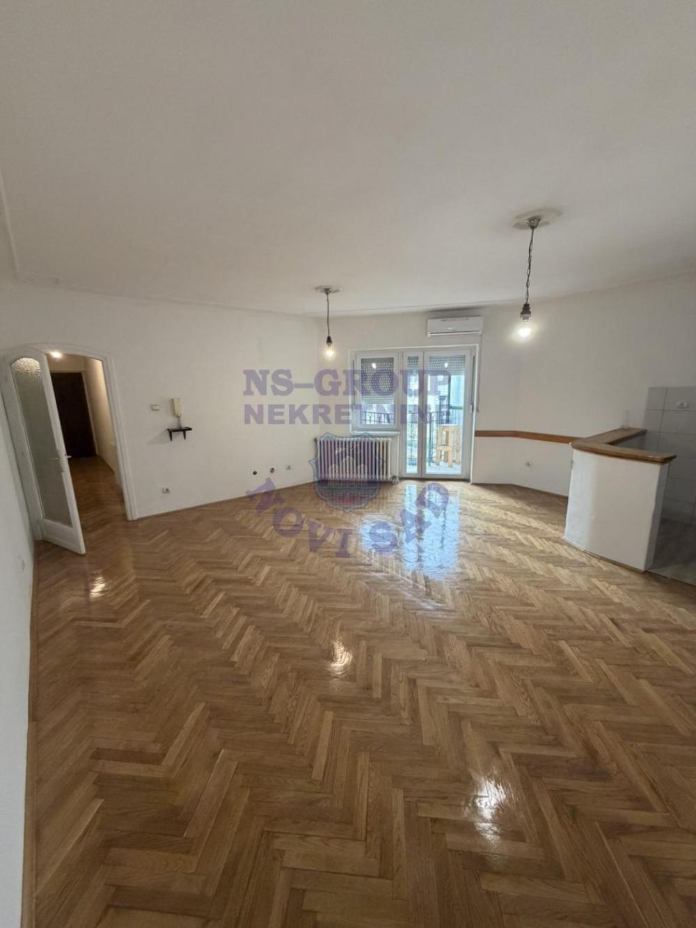 Slika 1 - Prodaja stana, 74m2, Novi Sad centar Novi Sad, sa terasom