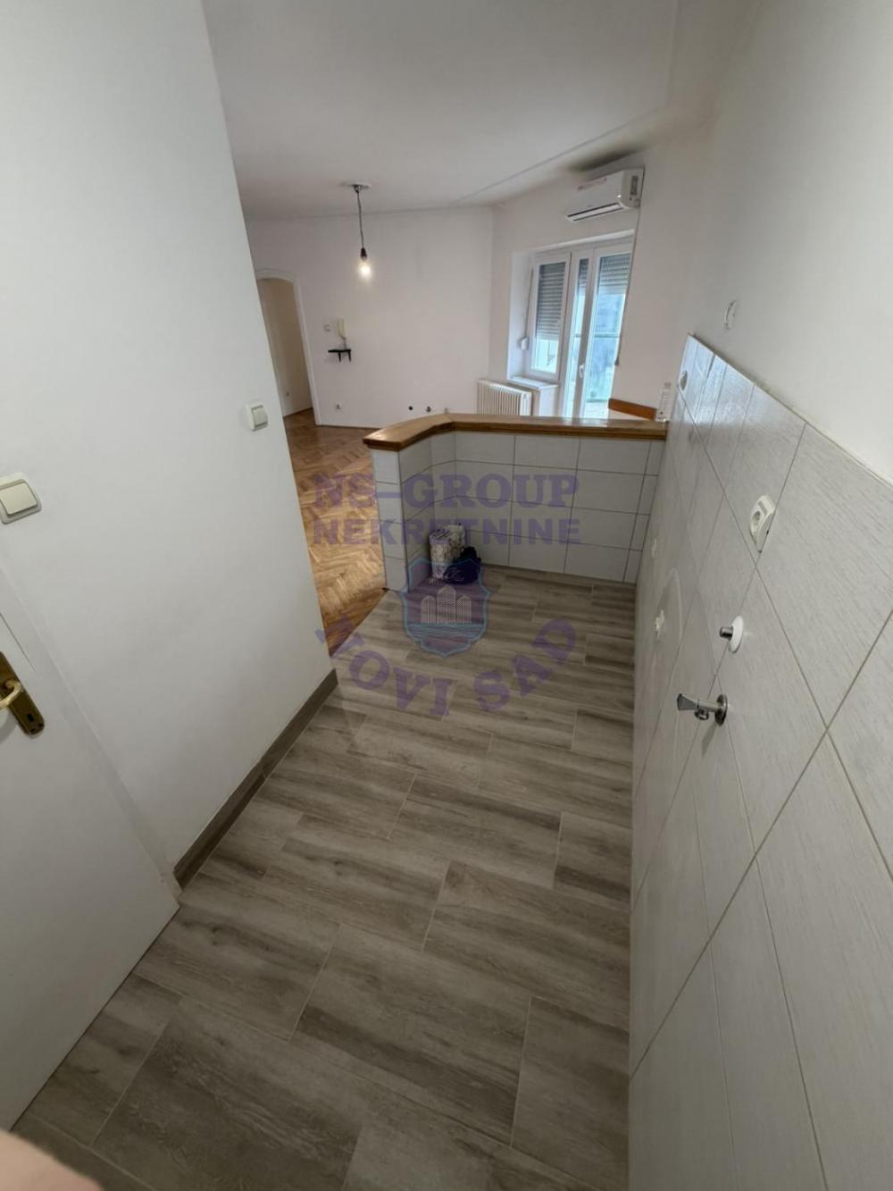 Slika 4 - Prodaja stana, 74m2, Novi Sad centar Novi Sad, sa terasom