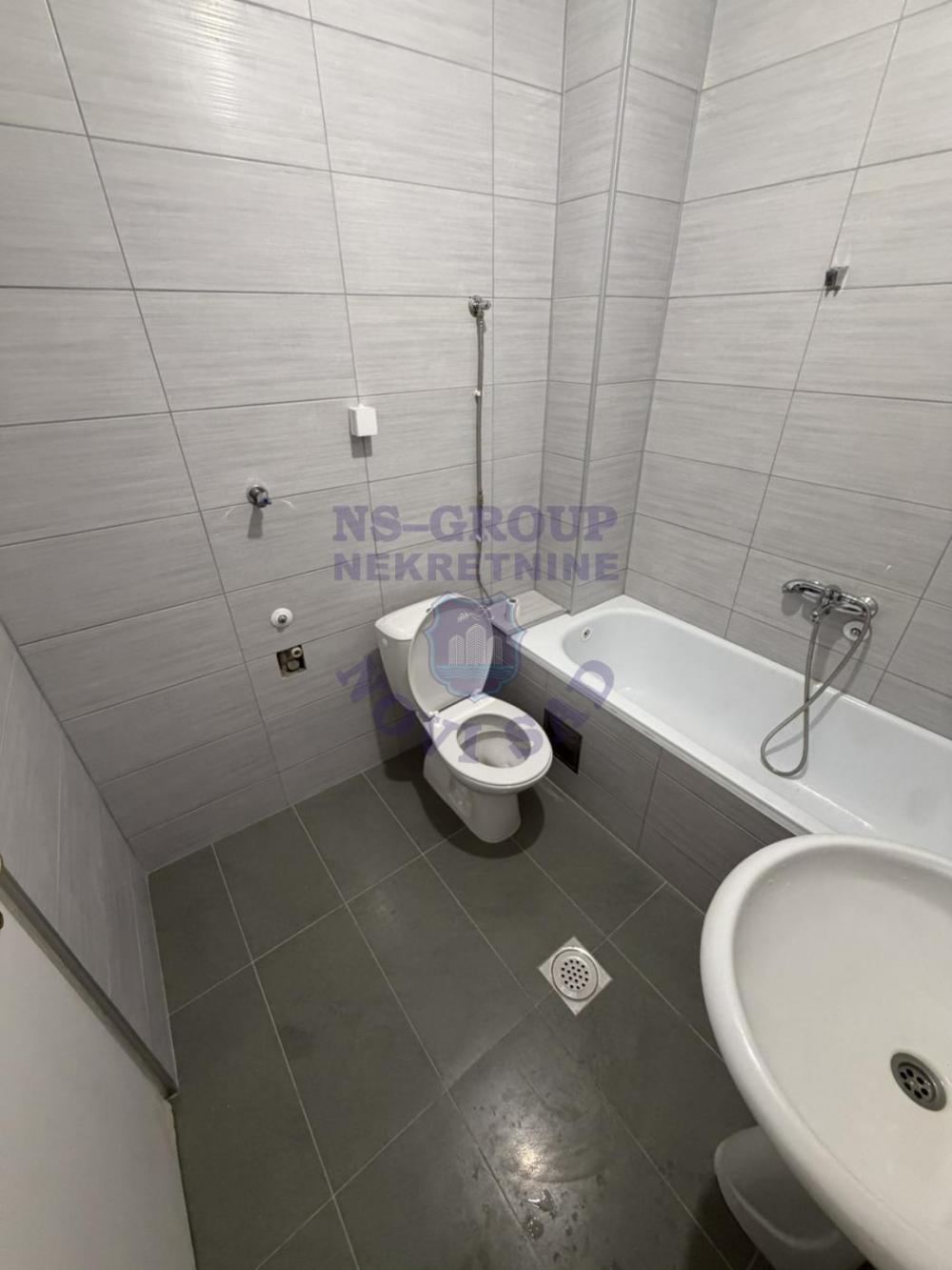 Slika 6 - Prodaja stana, 74m2, Novi Sad centar Novi Sad, sa terasom