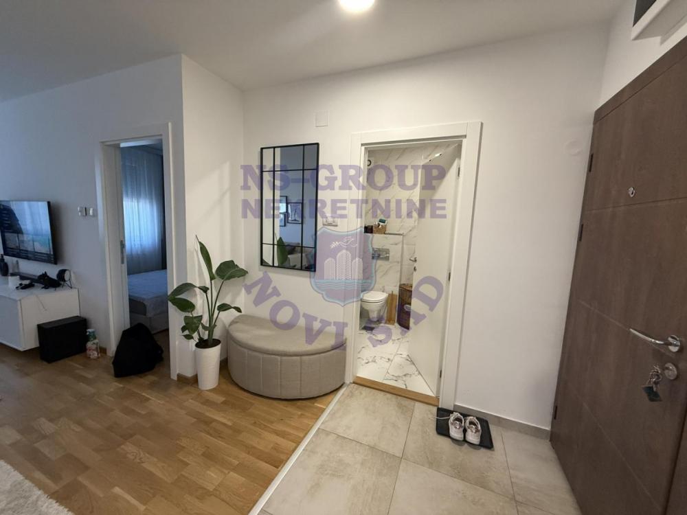Slika 3 - Dvosoban, 41m2, Petrovaradin Novi Sad, sa terasom, ima lift