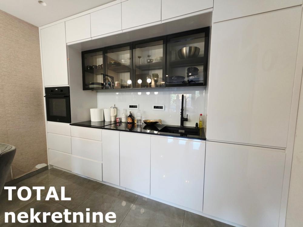 Slika 6 - Stan,NOVI SAD,CENTAR,kv: 70.00, € 260000, ID: 1103125