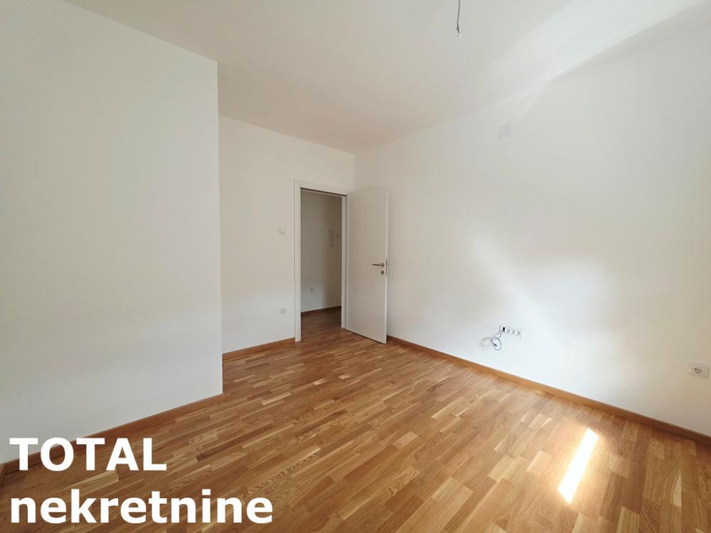 Slika 7 - Stan,NOVI SAD,ADICE,kv: 90.00, € 163000, ID: 1101265