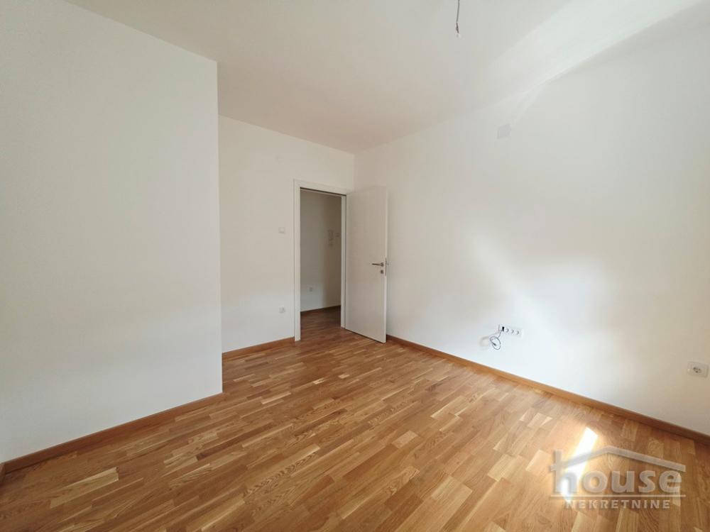 Slika 7 - Stan,NOVI SAD,ADICE,kv: 90.00, € 163000, ID: 1064417