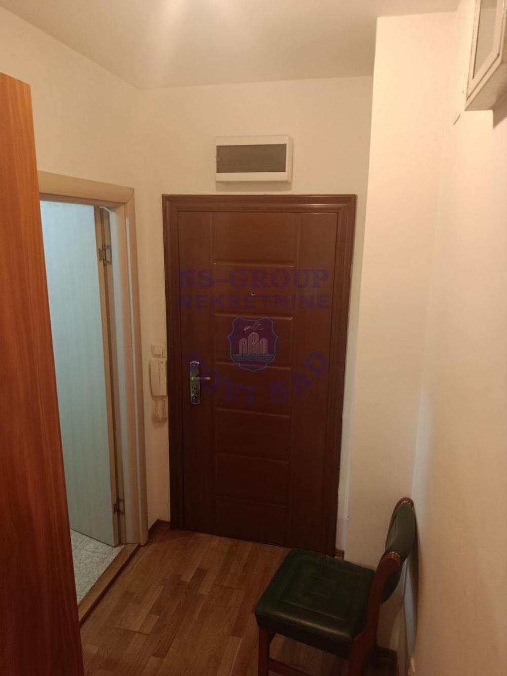 Slika 5 - 574758- Garsonjera u Centru Novog Sada